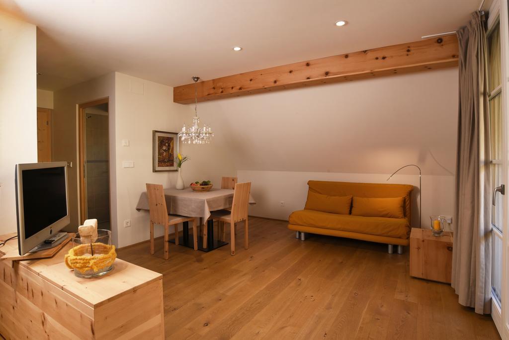 Biobauernhof Rosengartner Apartment Terlano Luaran gambar