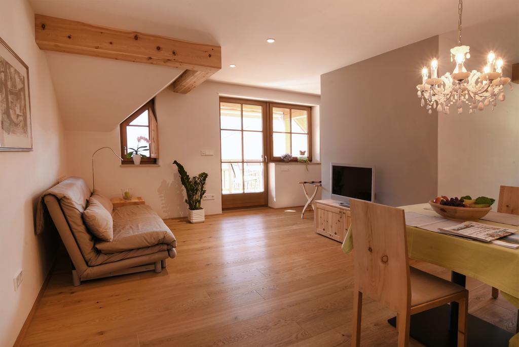 Biobauernhof Rosengartner Apartment Terlano Luaran gambar