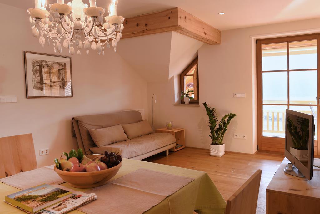 Biobauernhof Rosengartner Apartment Terlano Luaran gambar
